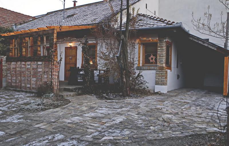 Folk In Old Town Leilighet Kecskemét Eksteriør bilde